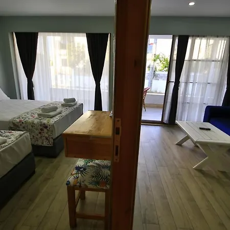 Thales Butik Bed & Breakfast *