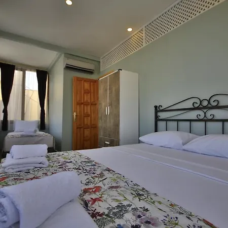 Thales Butik Bed & Breakfast